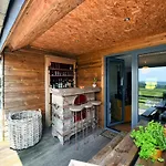 Green Hillside Apartment-Petit Wilogne Lägenhet