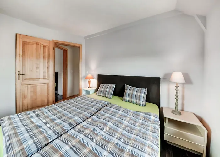 Green Hillside Apartment-Petit Wilogne *